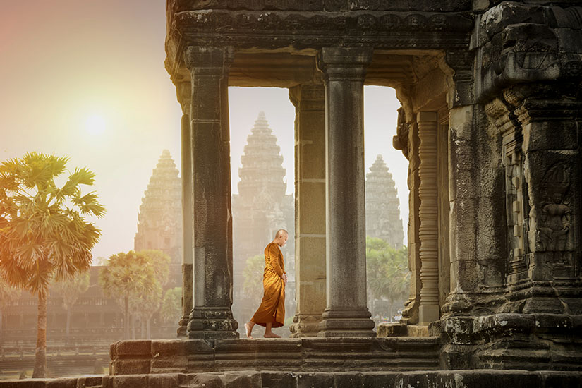 image Cambodge Siem Reap Moine au temple Angkor Vat as_394900831