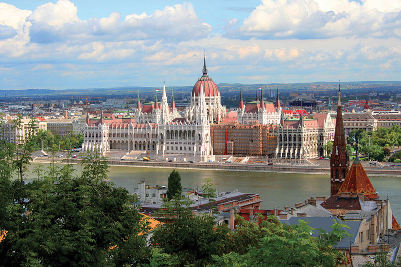 image Hongrie Budapest Parlement Danube  it