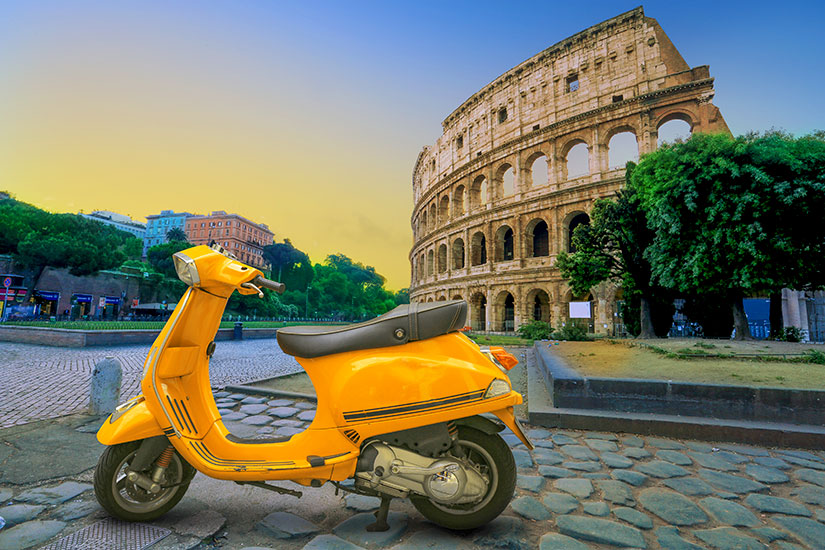 image Italie Rome Colisee scooter  fo