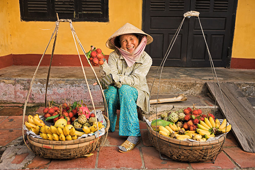 image Vietnam Hoi An Vendeur fruits  it